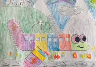 Von einem Kind ausgemaltes Bild eines Rega-Ambulanzflugzeuges mit bunten Farben gestaltet. 