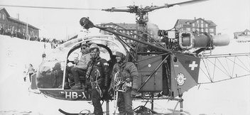 Un elicottero di salvataggio d’epoca con il suo equipaggio